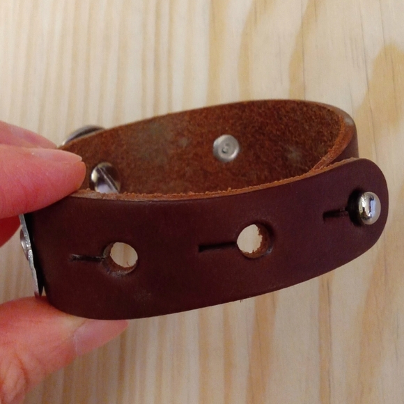 Leather Celtic Cross Bracelet - Picture 4 of 4